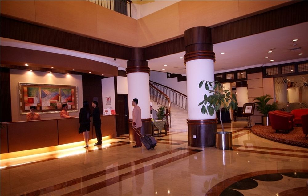 Swiss-Belinn Baloi Batam Nagoya Extérieur photo